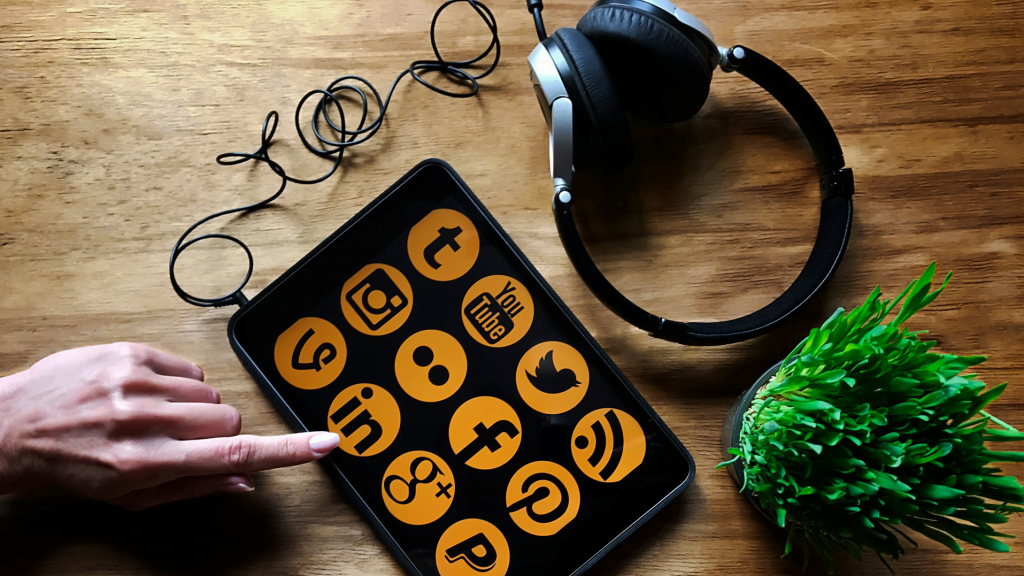 Como-aumentar-o-faturamento-da-minha-empresa-com-as-redes-sociais